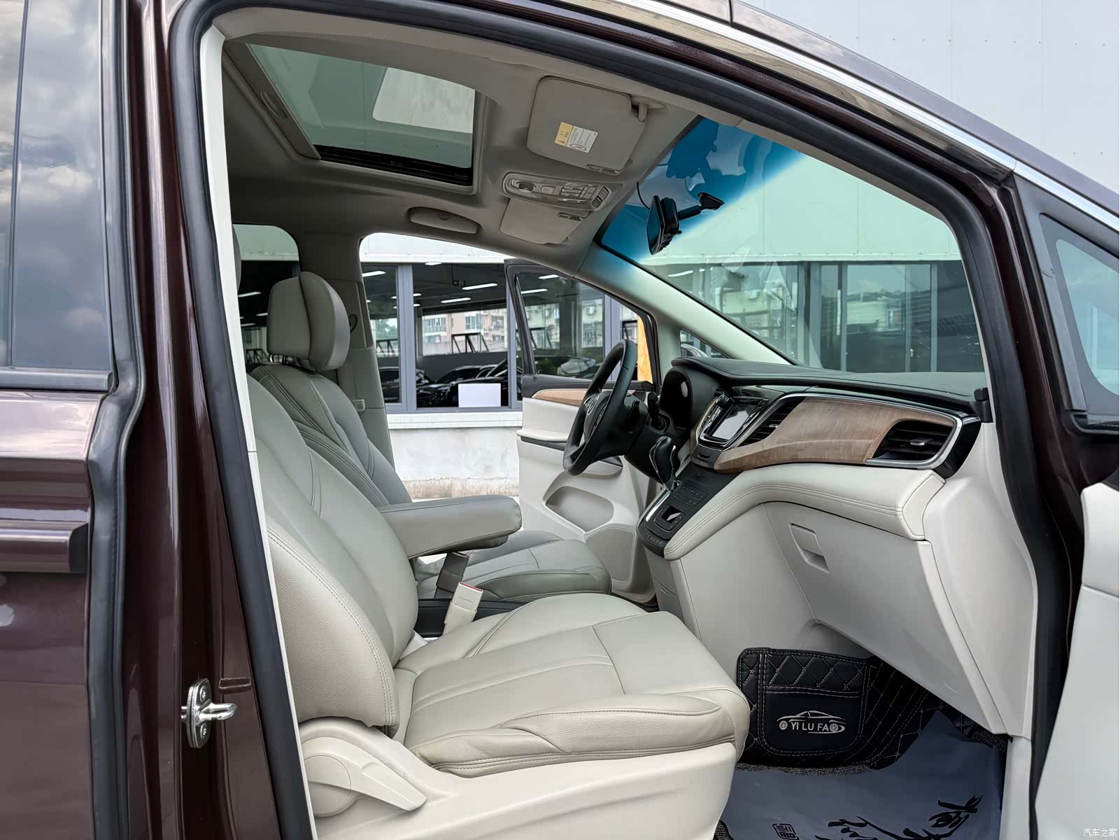 Buick GL8, 2019 12