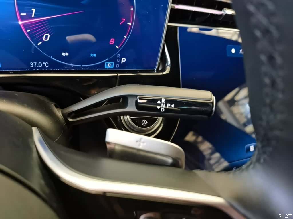 Mercedes-Benz E-Class, 2024 14