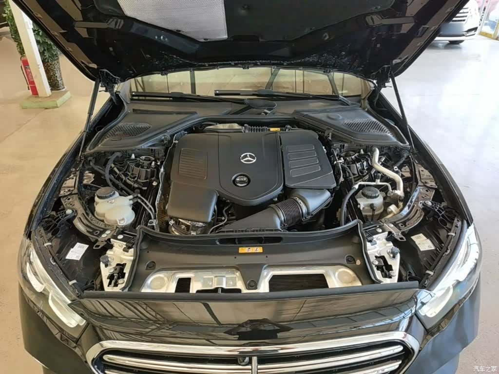 Mercedes-Benz E-Class, 2024 20