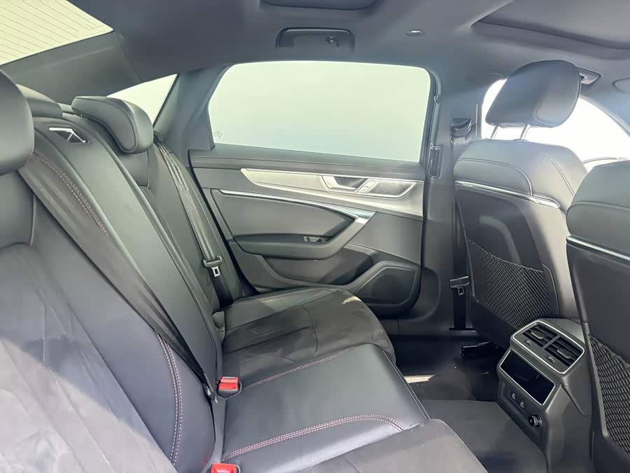 Audi A6L 2024, фото 8