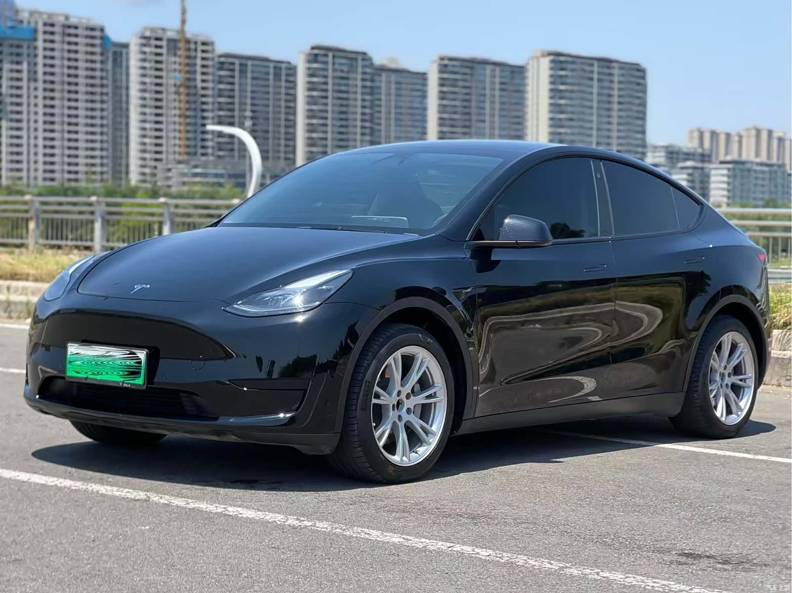 Tesla Model Y, 2023 1