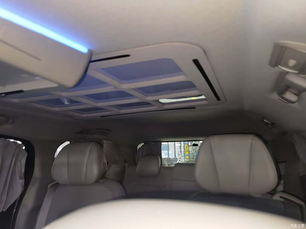 Buick GL8, 2019 18