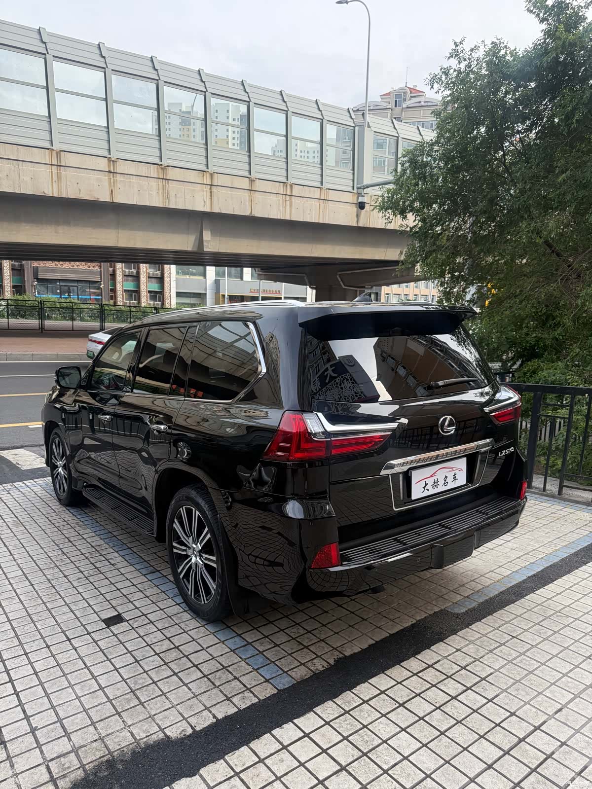 Lexus LX, 2019 4