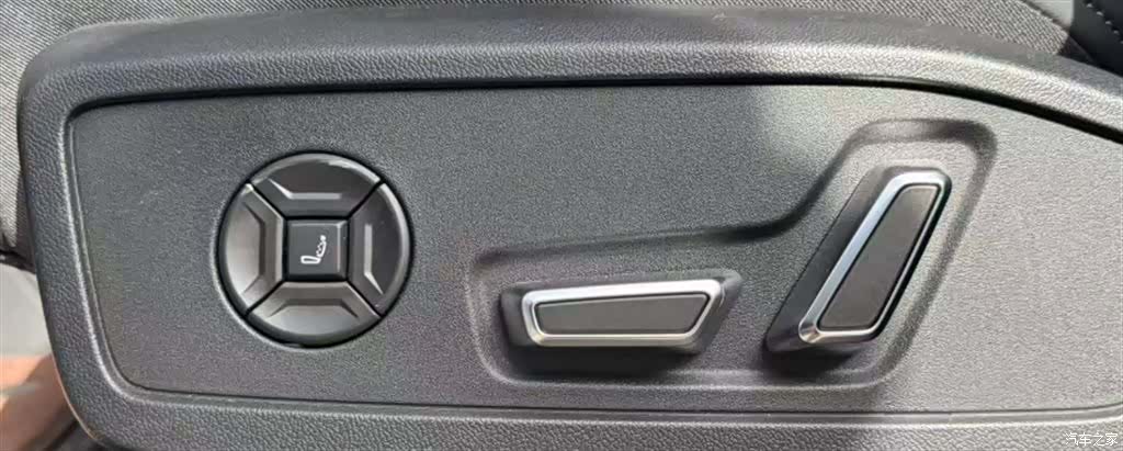 Audi Q5L, 2026 28