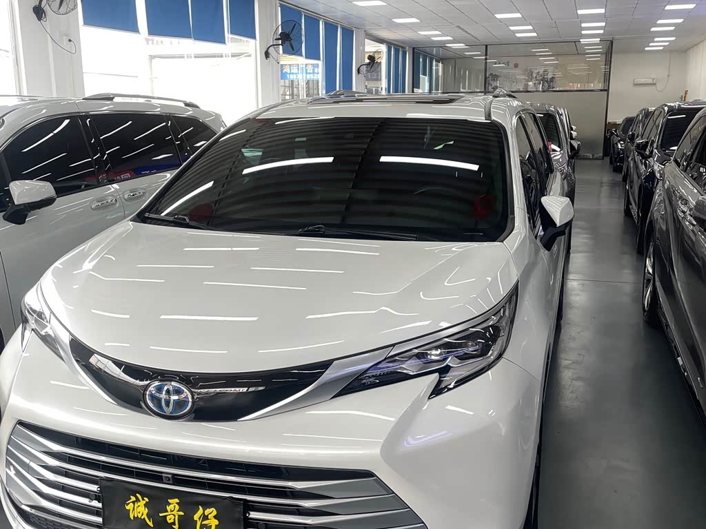 Toyota Sienna 2021 2.5L