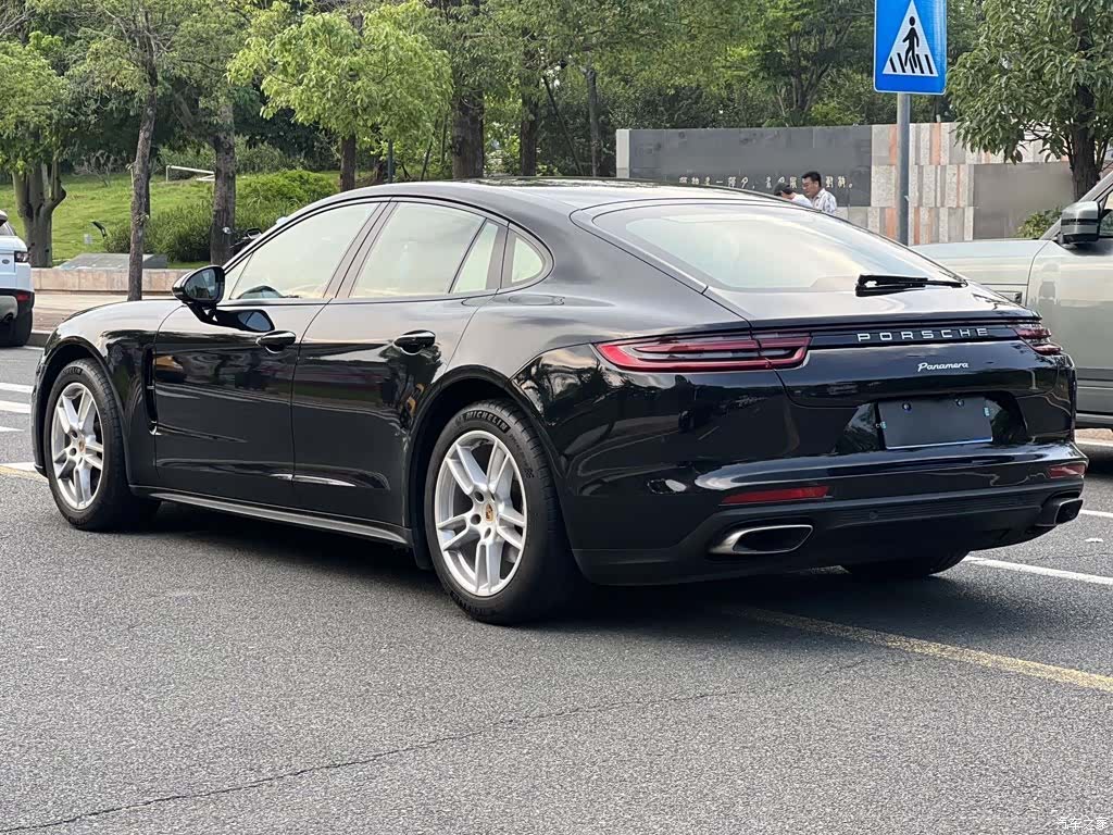 Porsche Panamera, 2018 все фото