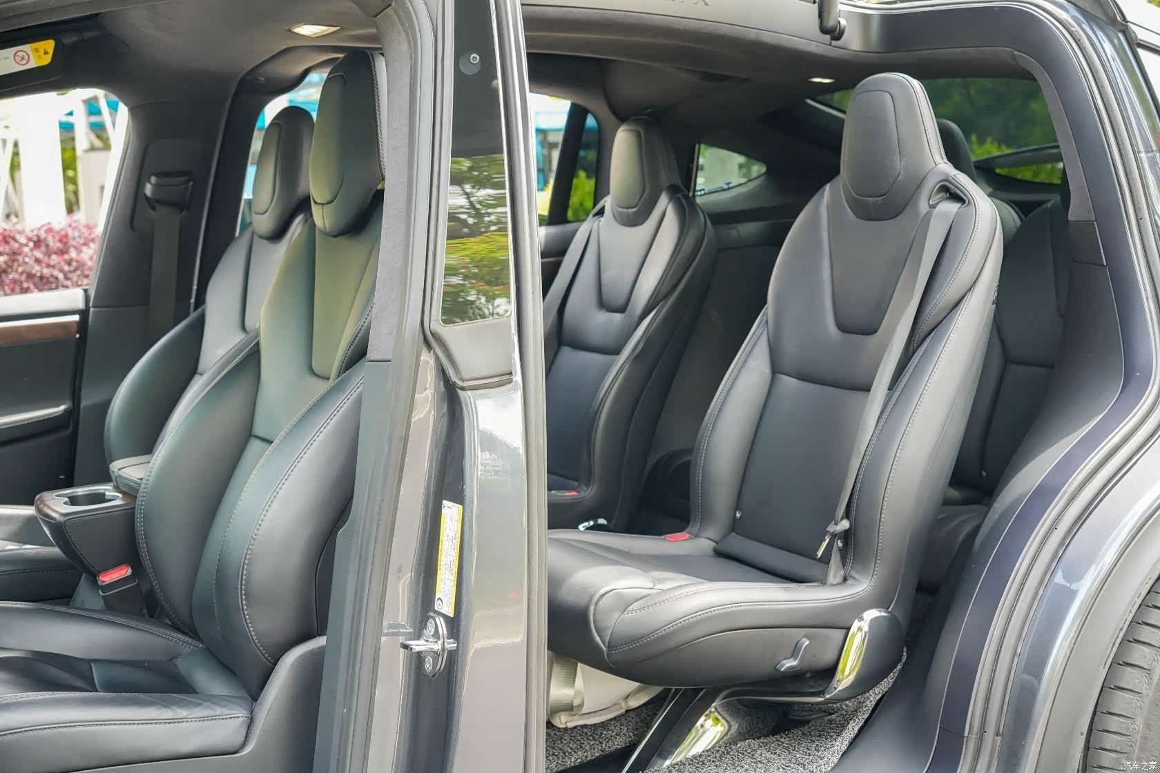 Tesla Model X, 2017 16