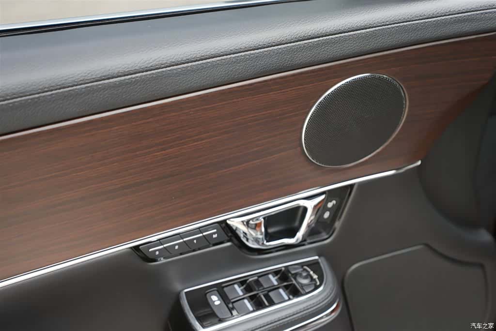 Jaguar XJ, 2017 14
