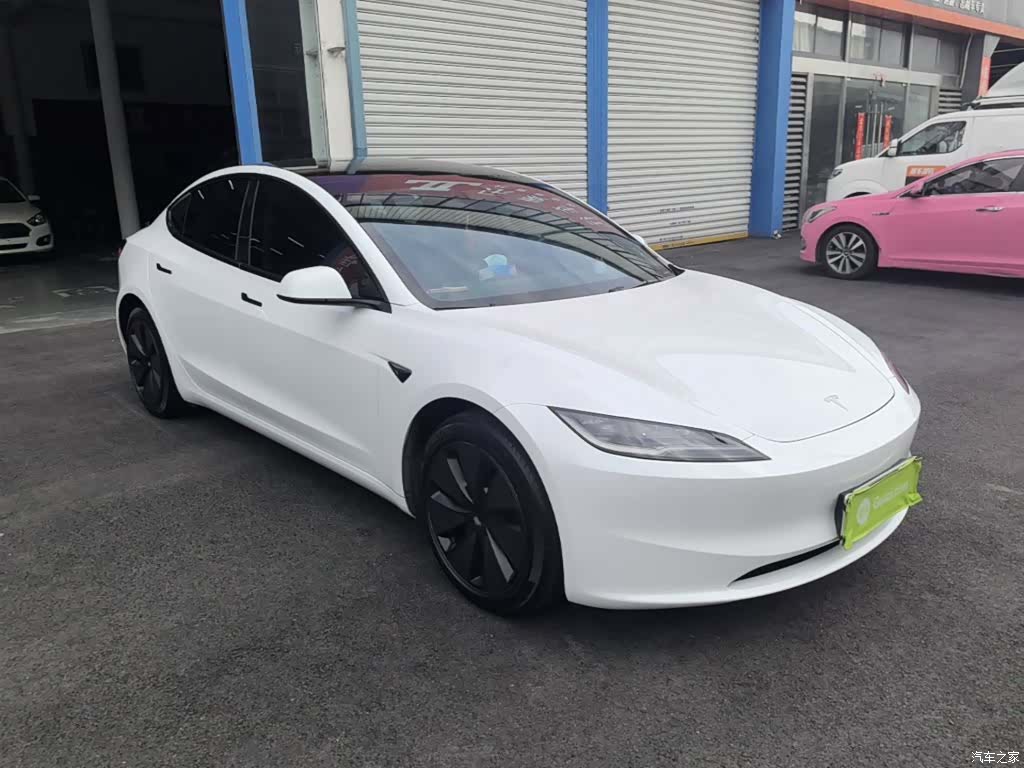 Tesla Model 3, 2024 4