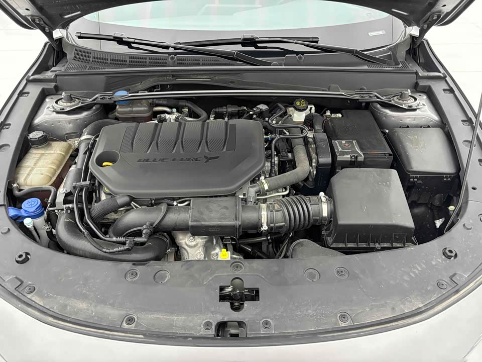 Changan UNI-V Changan UNI-V