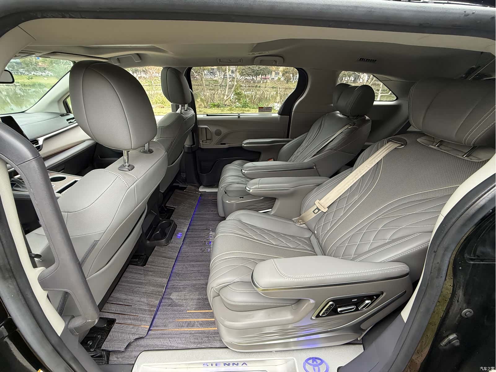 Toyota Sienna, 2022 8