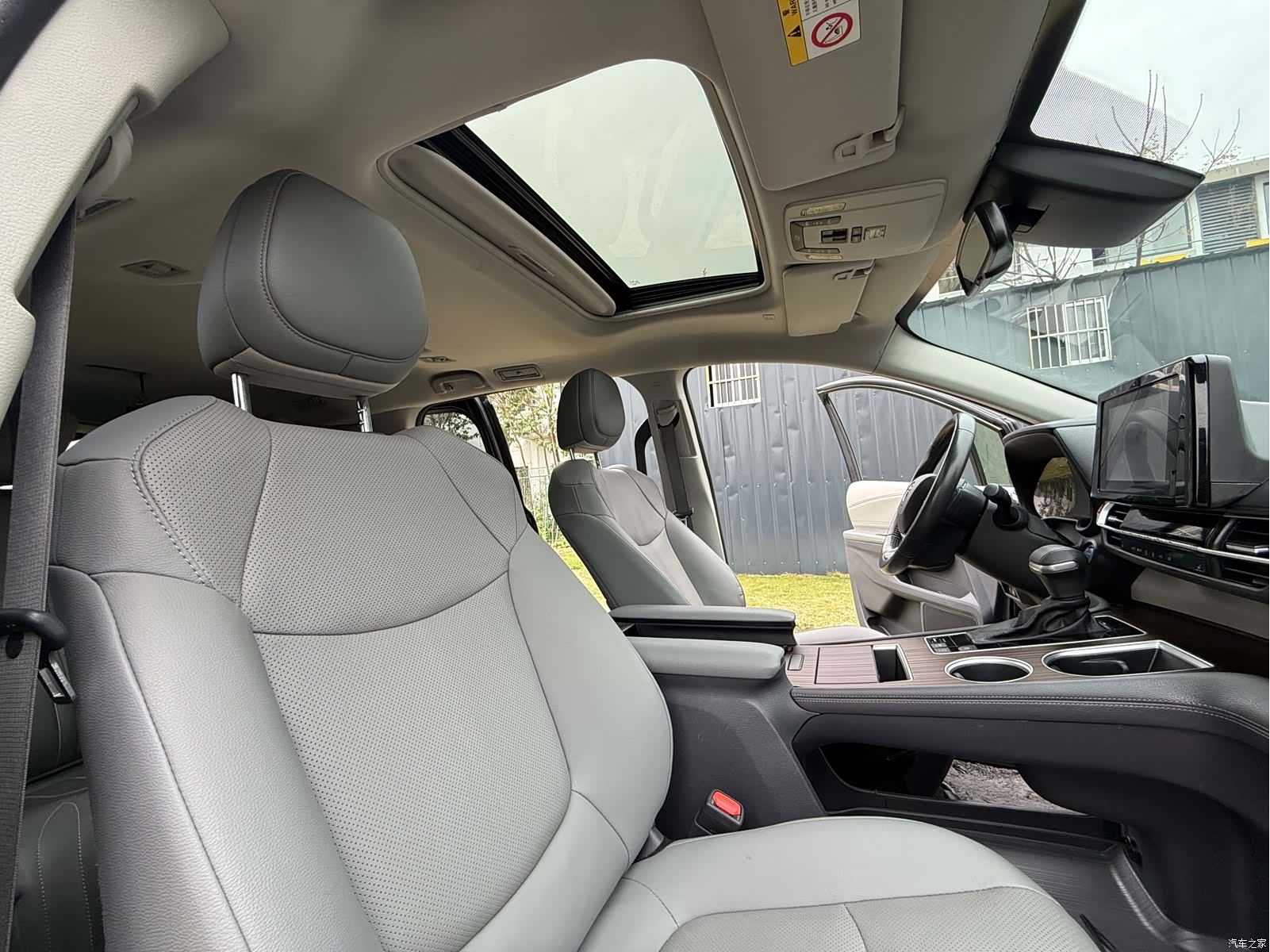 Toyota Sienna, 2022 14