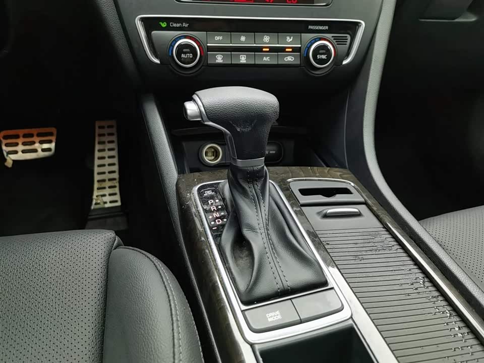 Kia K5 Kia K5