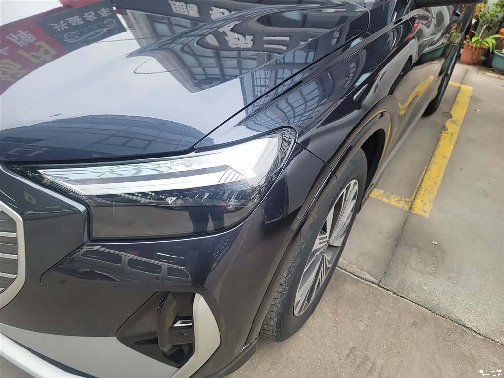 Audi Q4 e-tron, 2023 24