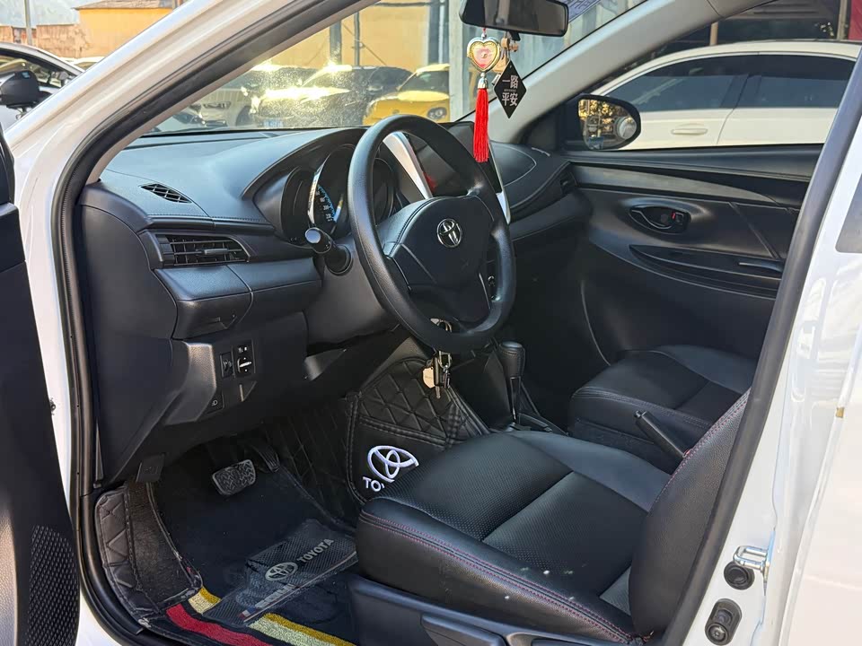 Toyota YARiS L to enjoy Toyota YARiS L to enjoy