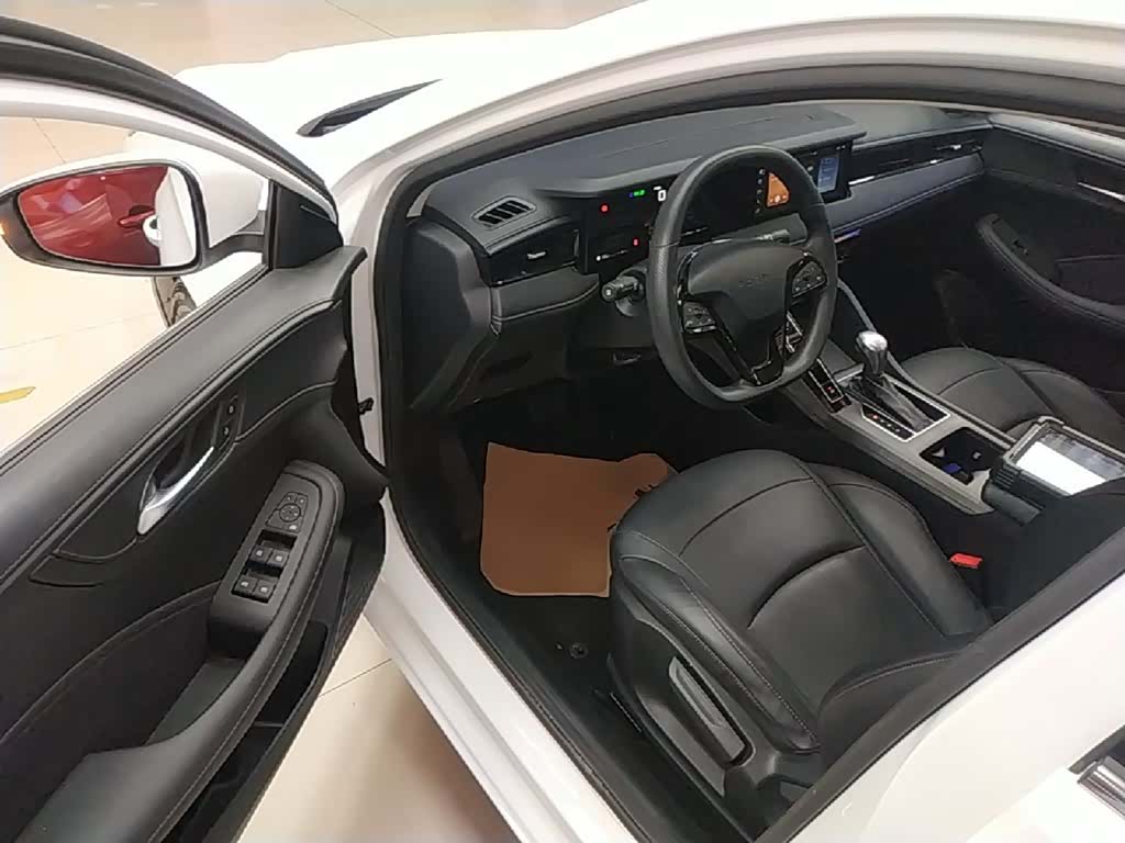 Roewe i5, 2025 16
