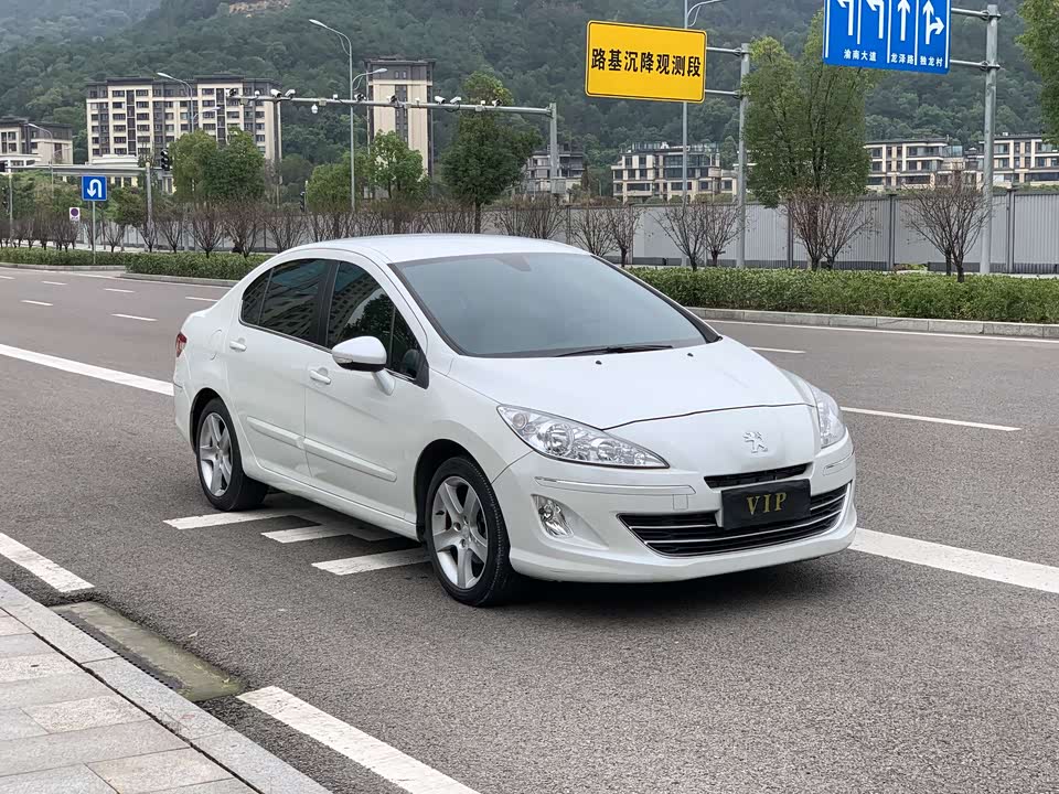 Peugeot 408