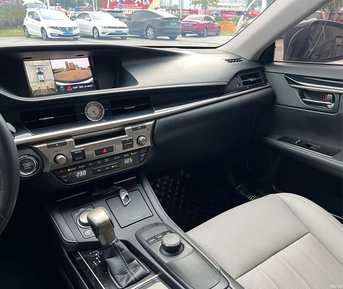 Lexus ES, 2018 13