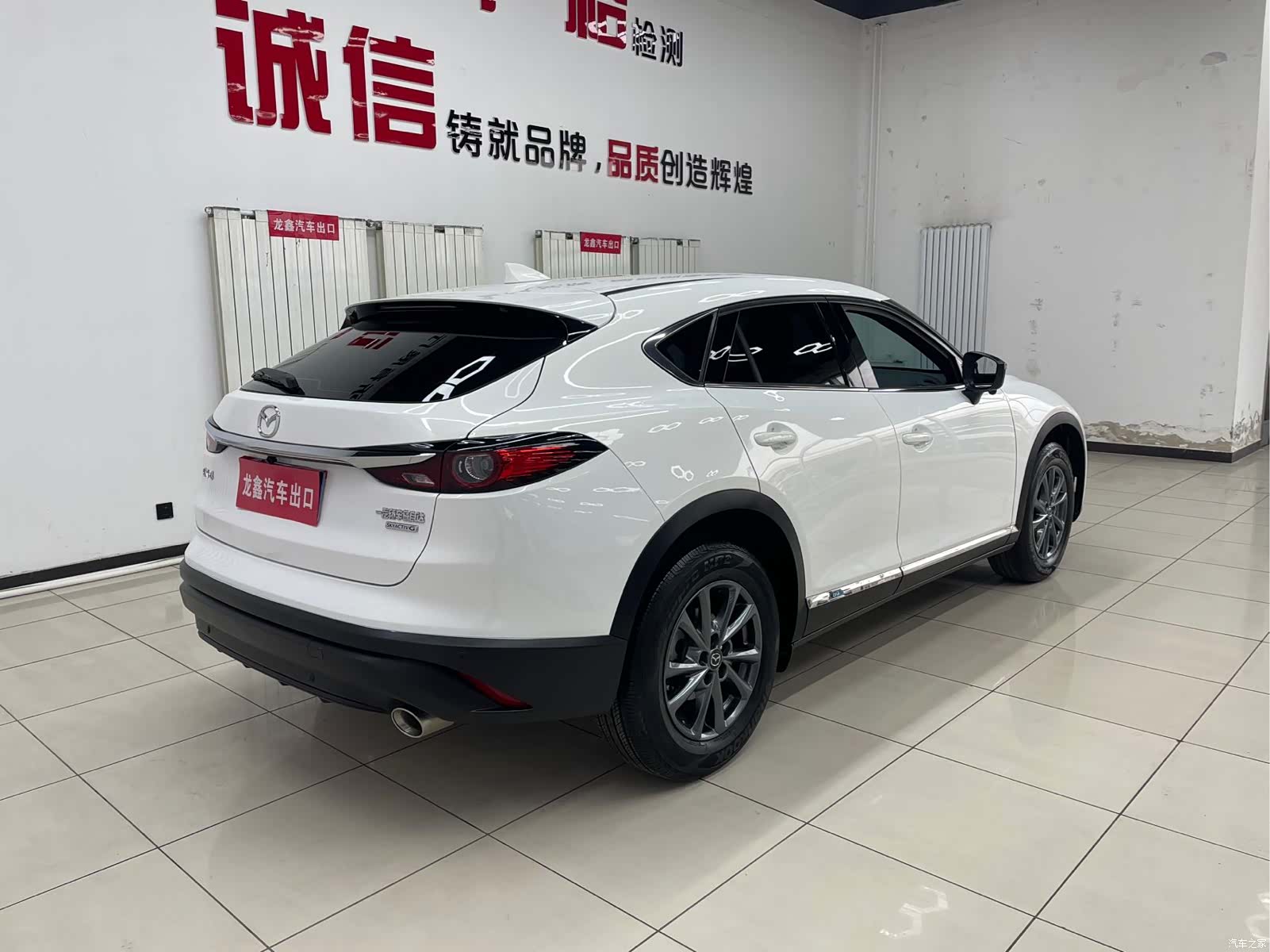 Mazda CX-4, 2023 все фото