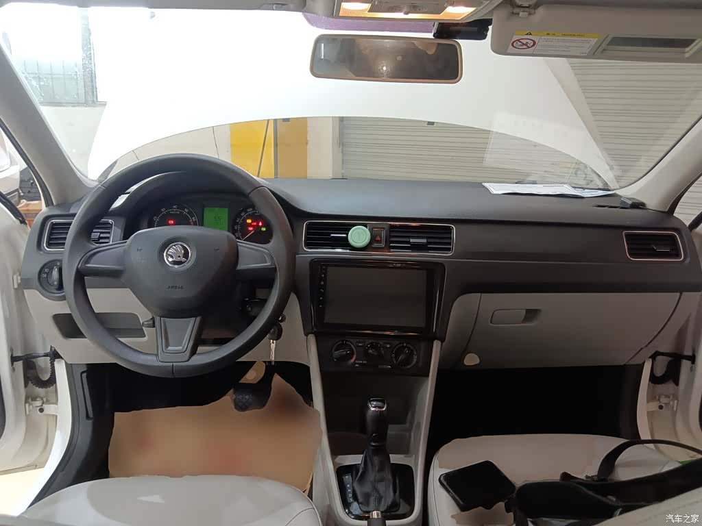 Skoda Rapid, 2016 6