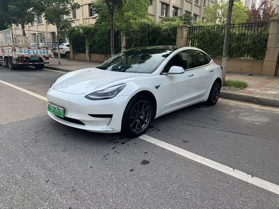 Tesla Model 3 Tesla Model 3