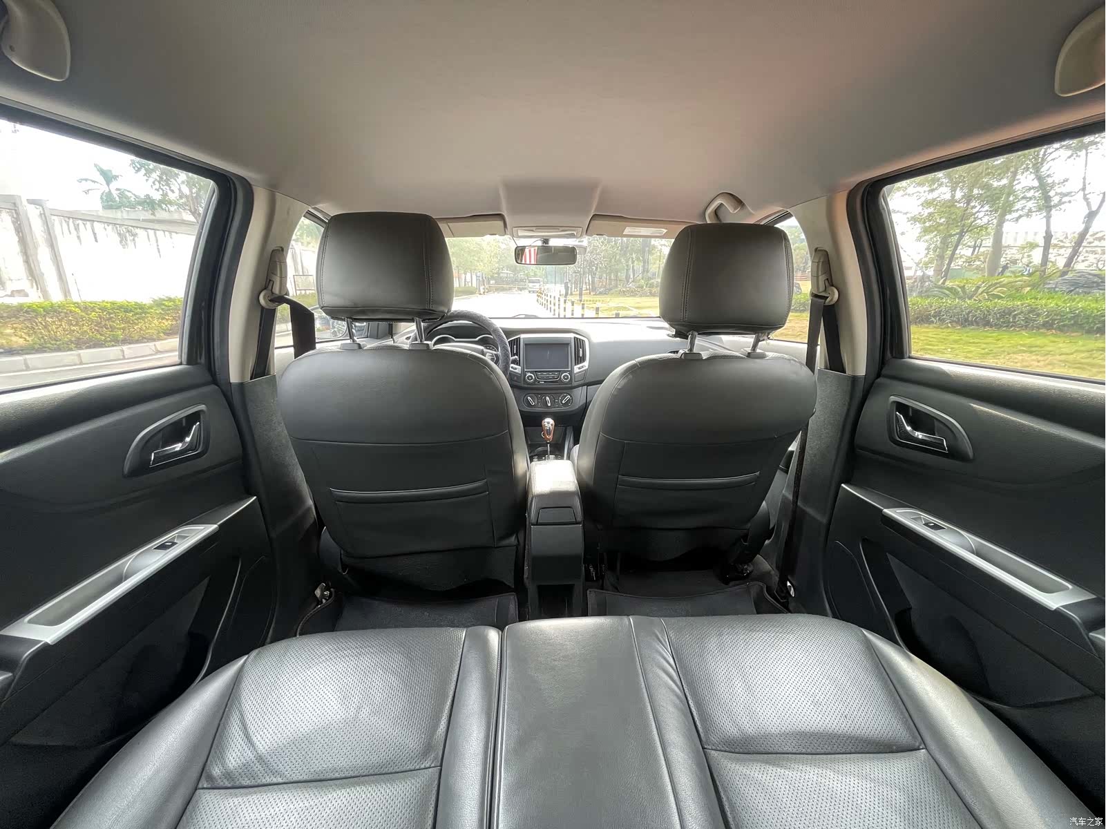 DongFeng AX3, 2016 18