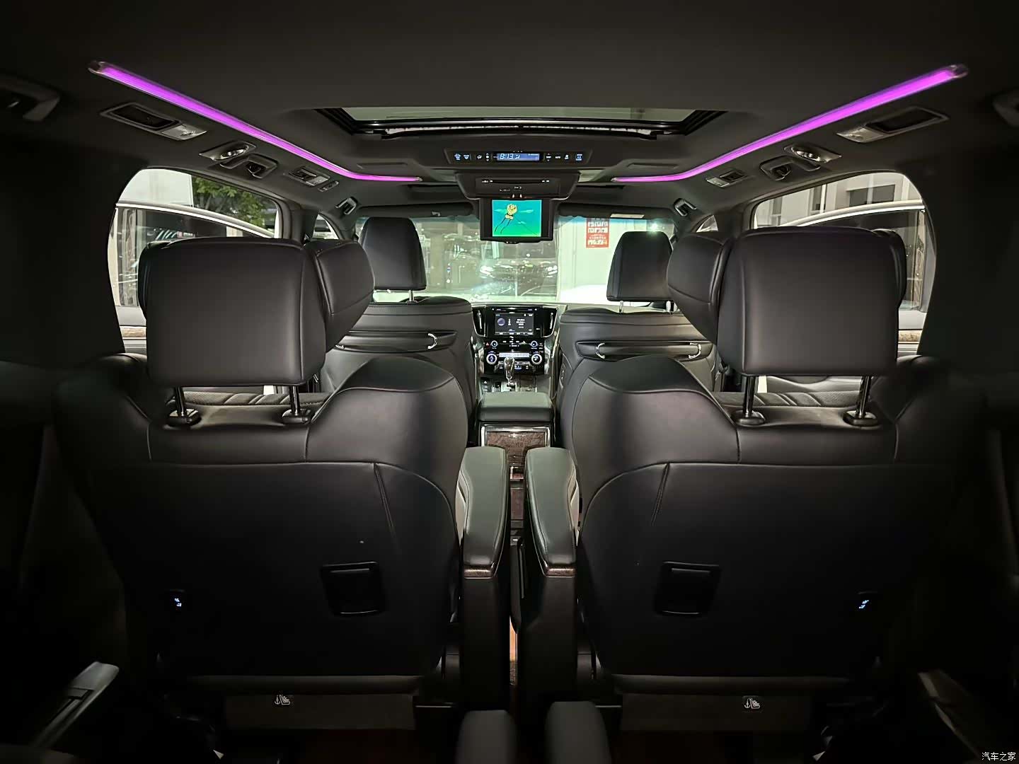Toyota Alphard, 2018 9
