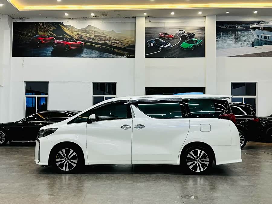 Toyota Alphard 2018, фото 3