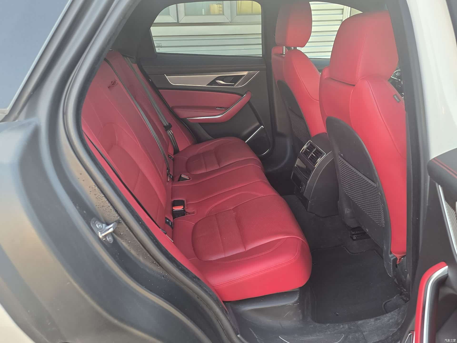 Jaguar F-PACE, 2024 11