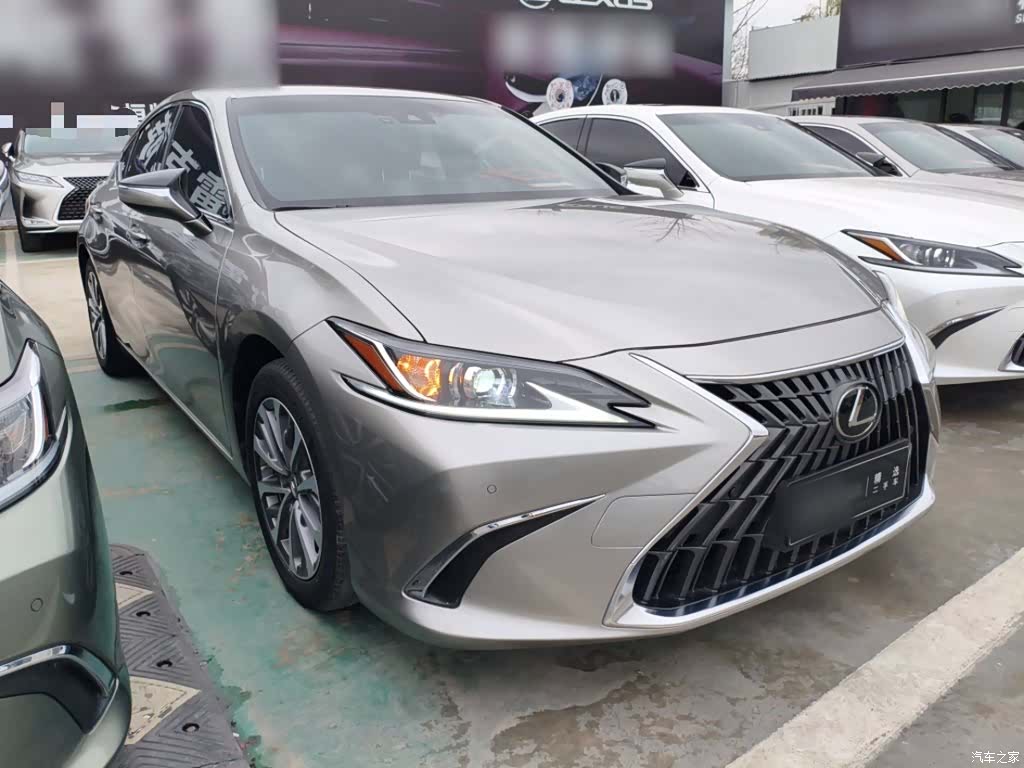 Lexus ES, 2023 22