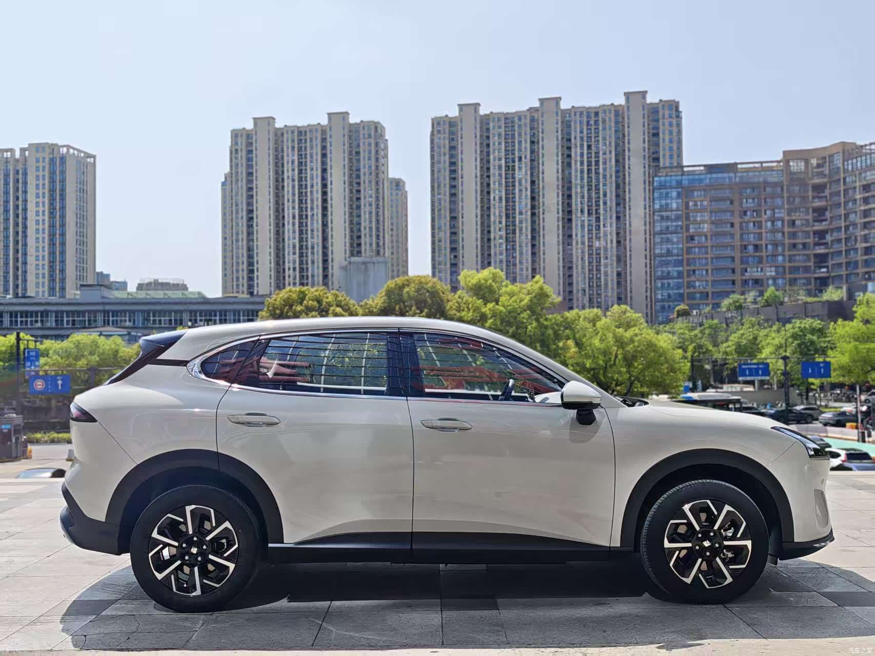 Wuling E6, 2025 8