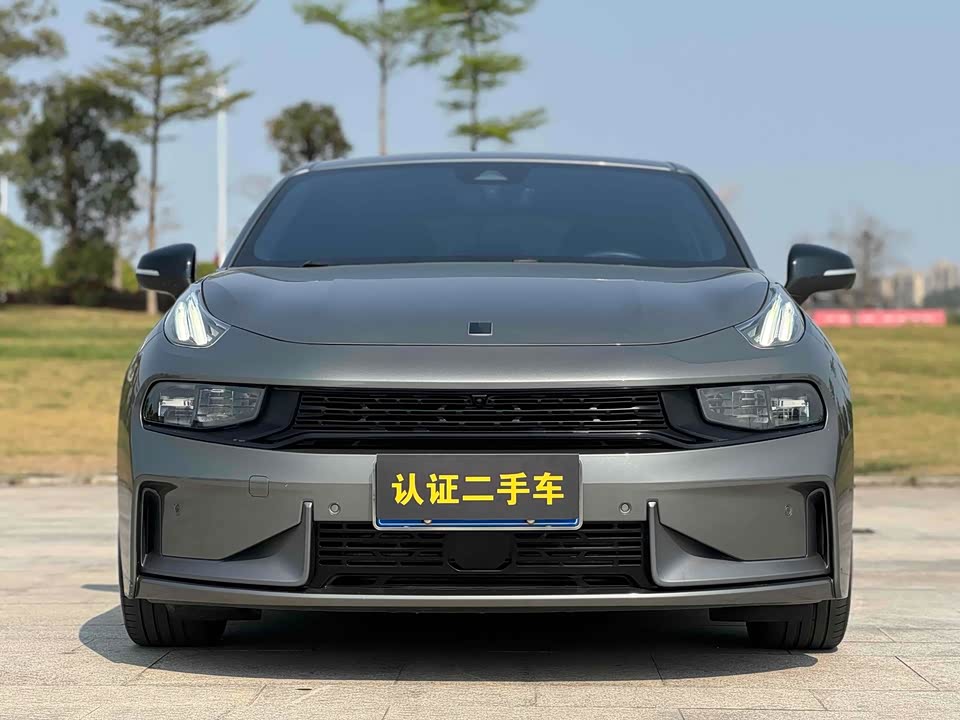 Lynk & Co 03 Lynk & Co 03
