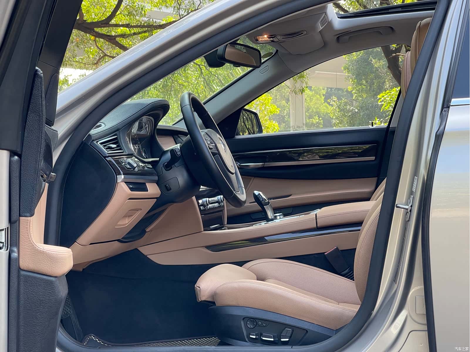 BMW 7 Series, 2011 22