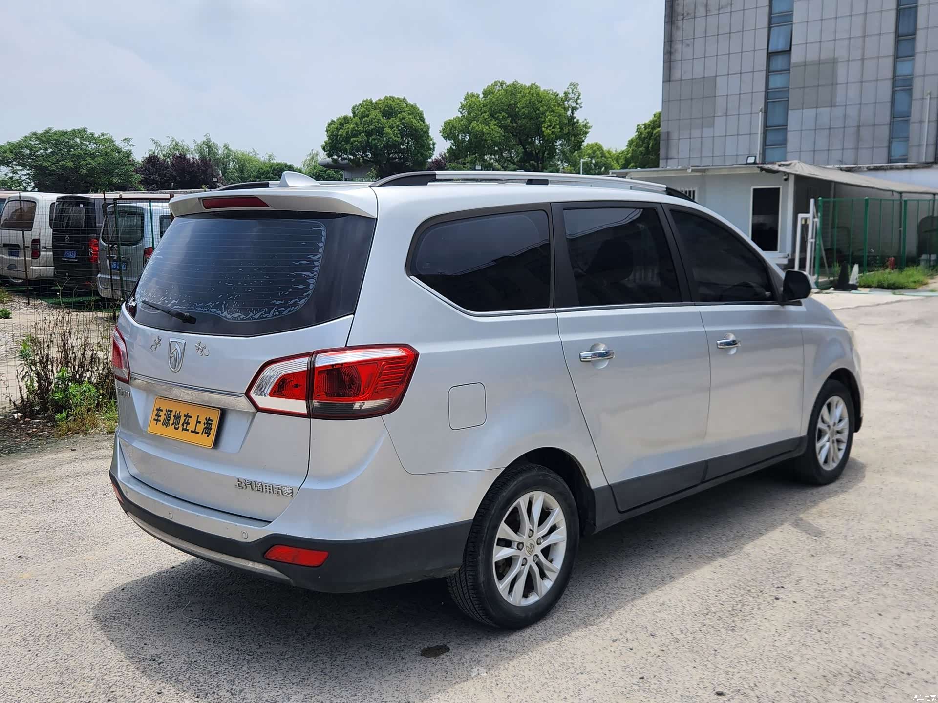 Wuling 730, 2015 6