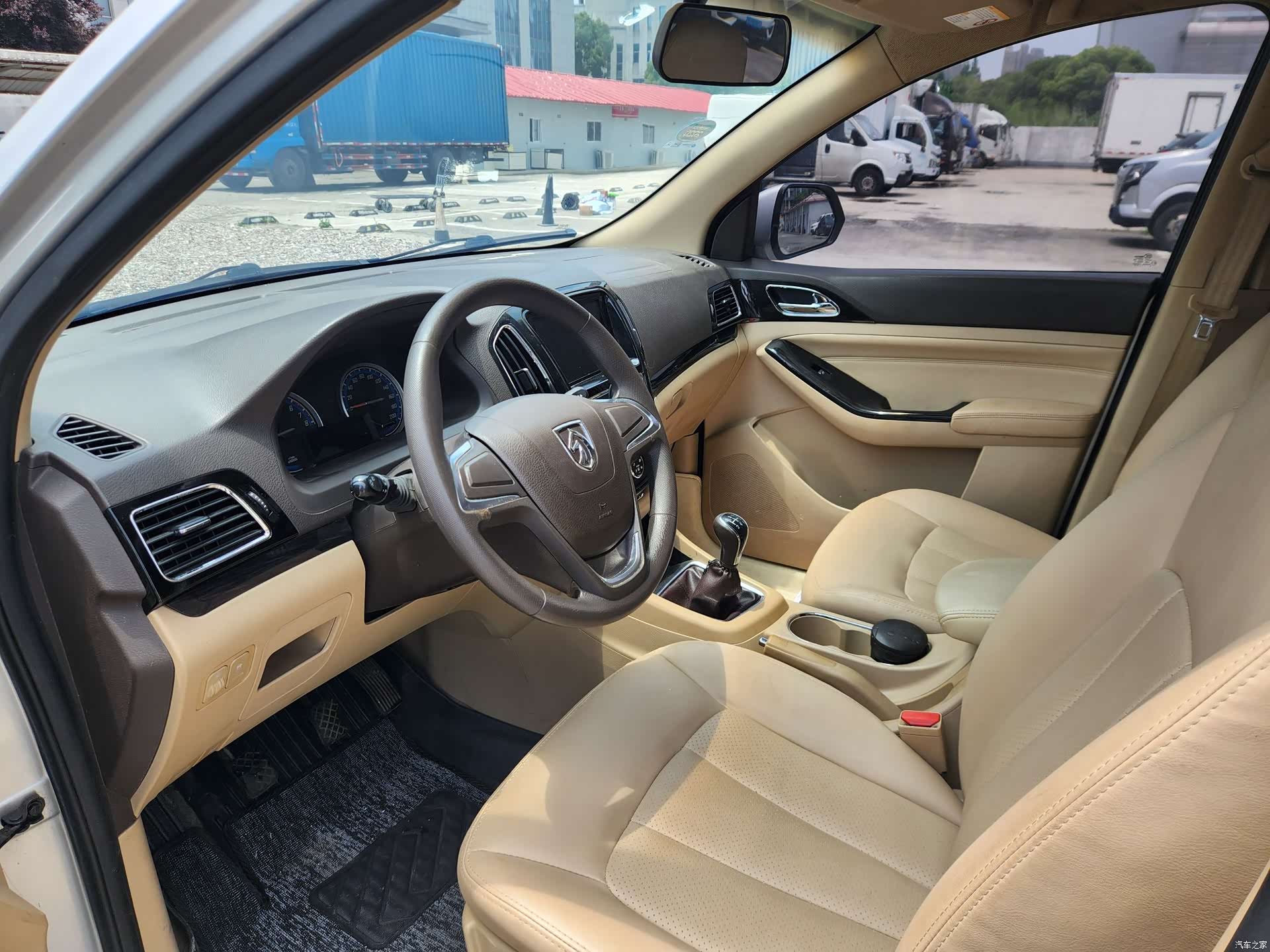 Wuling 730, 2015 8