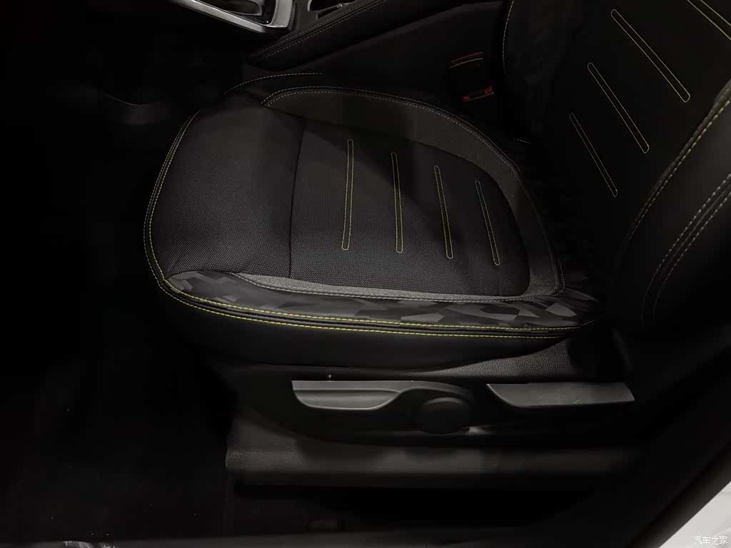 Wuling RS-3, 2020 20