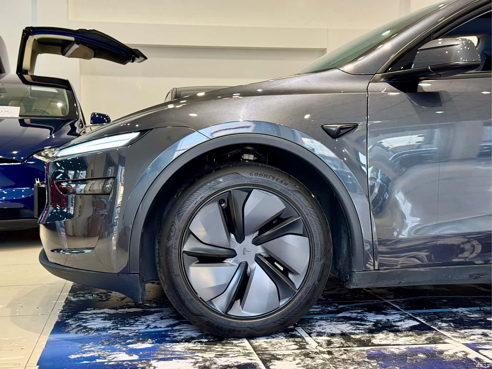 Tesla Model Y, 2025 13