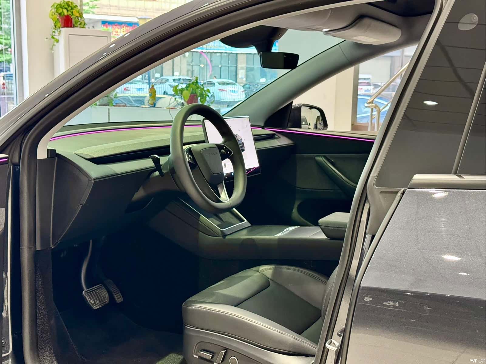 Tesla Model Y, 2025 все фото
