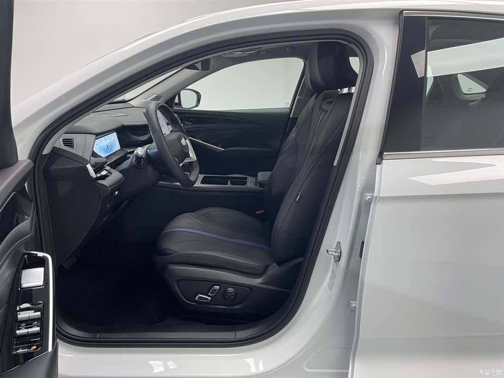 Geely Preface, 2025 11