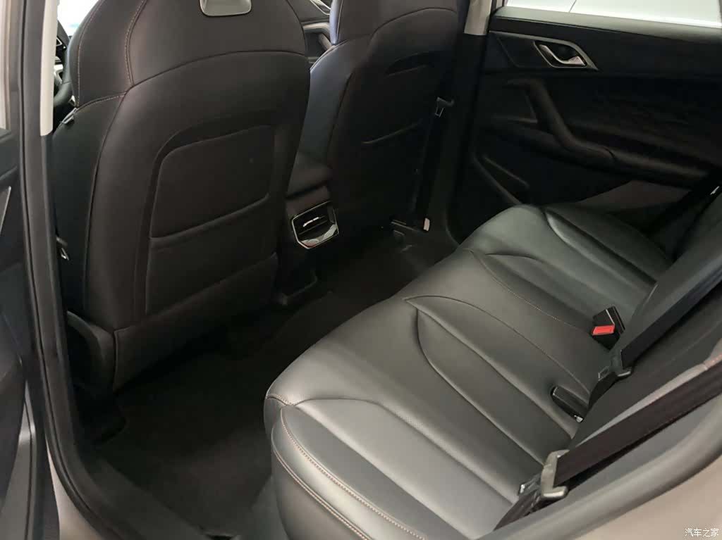 Roewe RX5, 2022 17