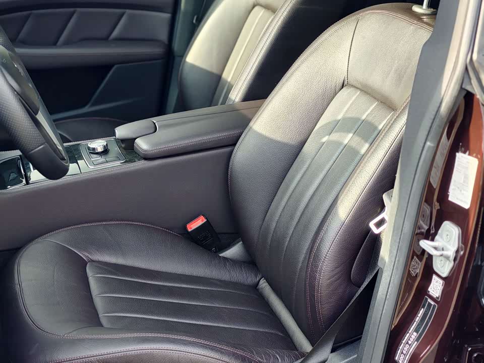 Mercedes-Benz CLS Mercedes-Benz CLS