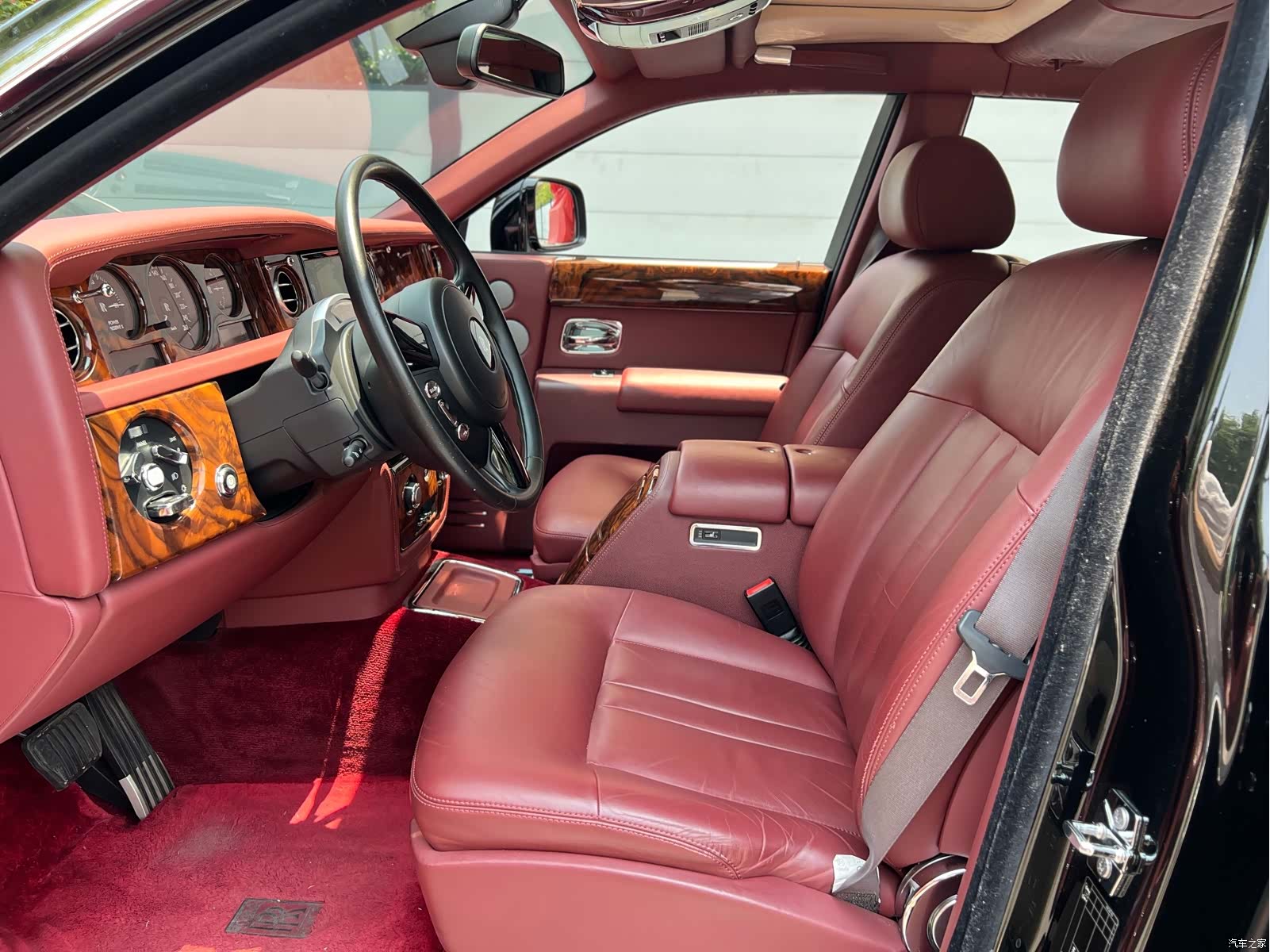 Rolls-Royce Phantom, 2015 10