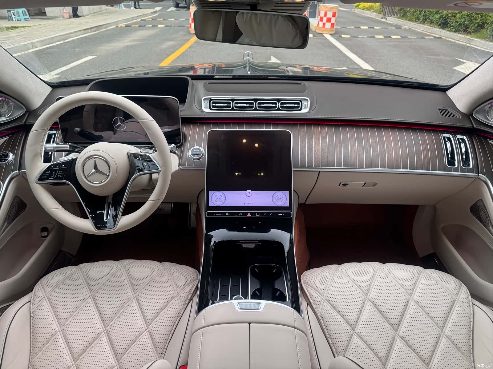 Maybach S-Class, 2023 6