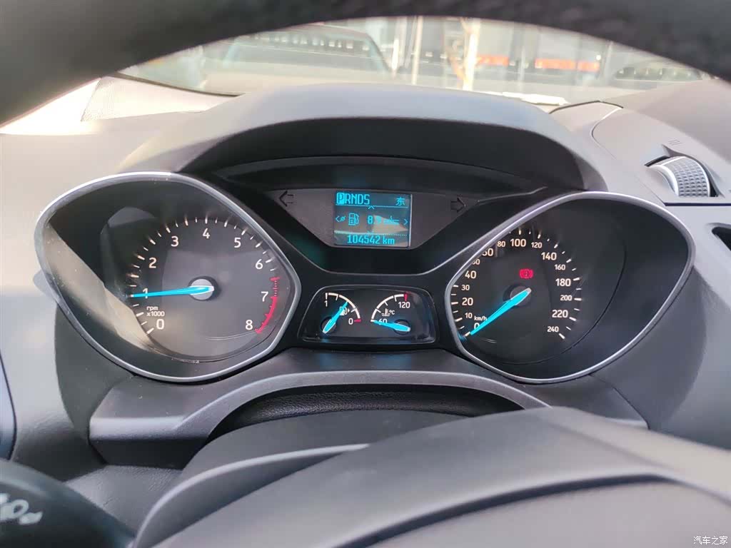 Ford Kuga, 2017 12