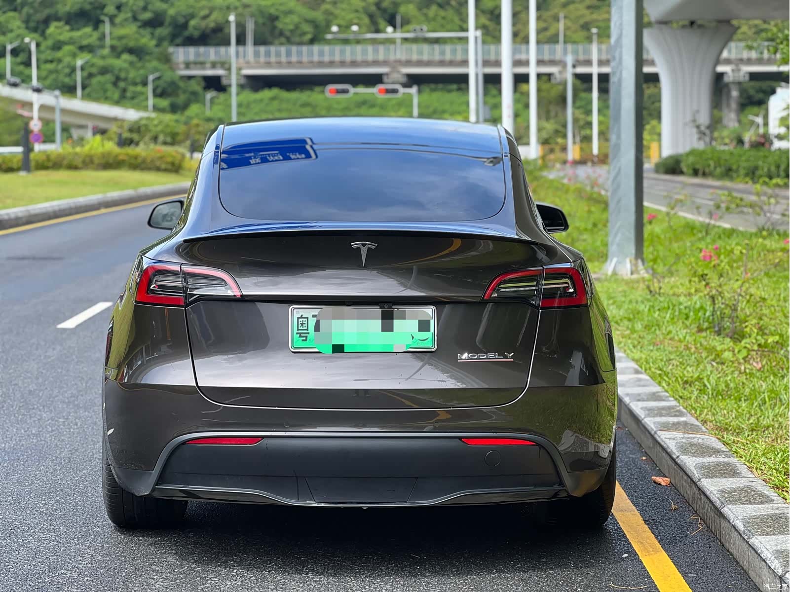 Tesla Model Y, 2022 все фото
