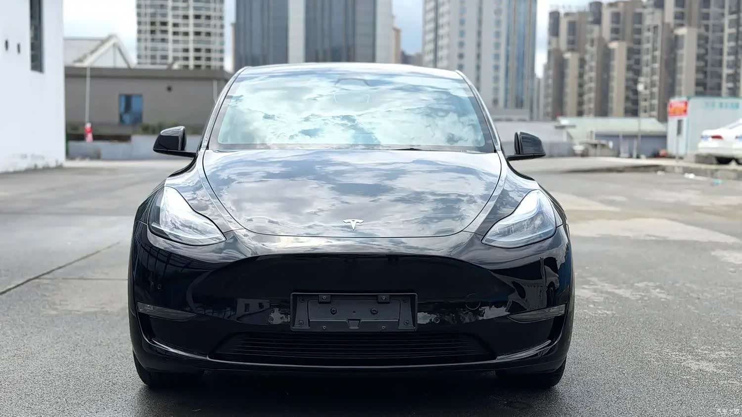 Tesla Model Y, 2023 2