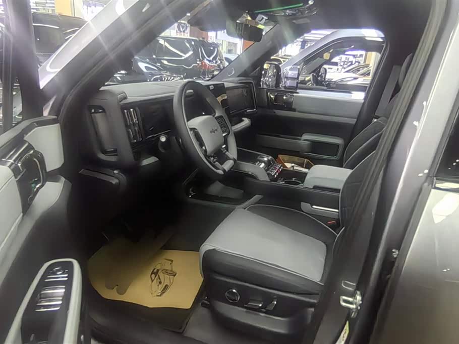 BYD Leopard 5 BYD Leopard 5