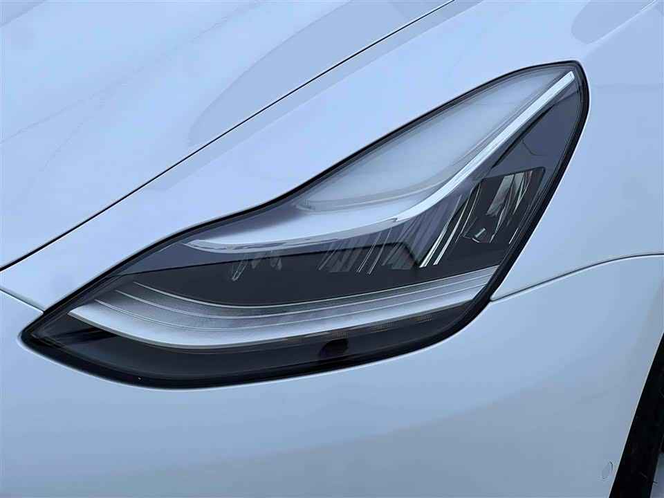 Tesla Model 3 Tesla Model 3