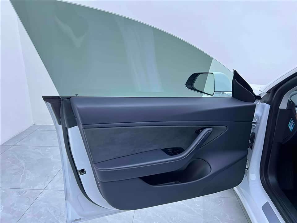 Tesla Model 3 Tesla Model 3
