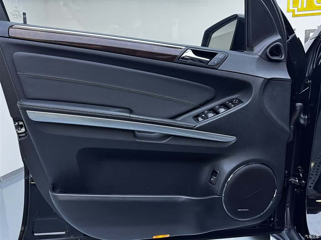 Mercedes-Benz GL-Class, 2011 11